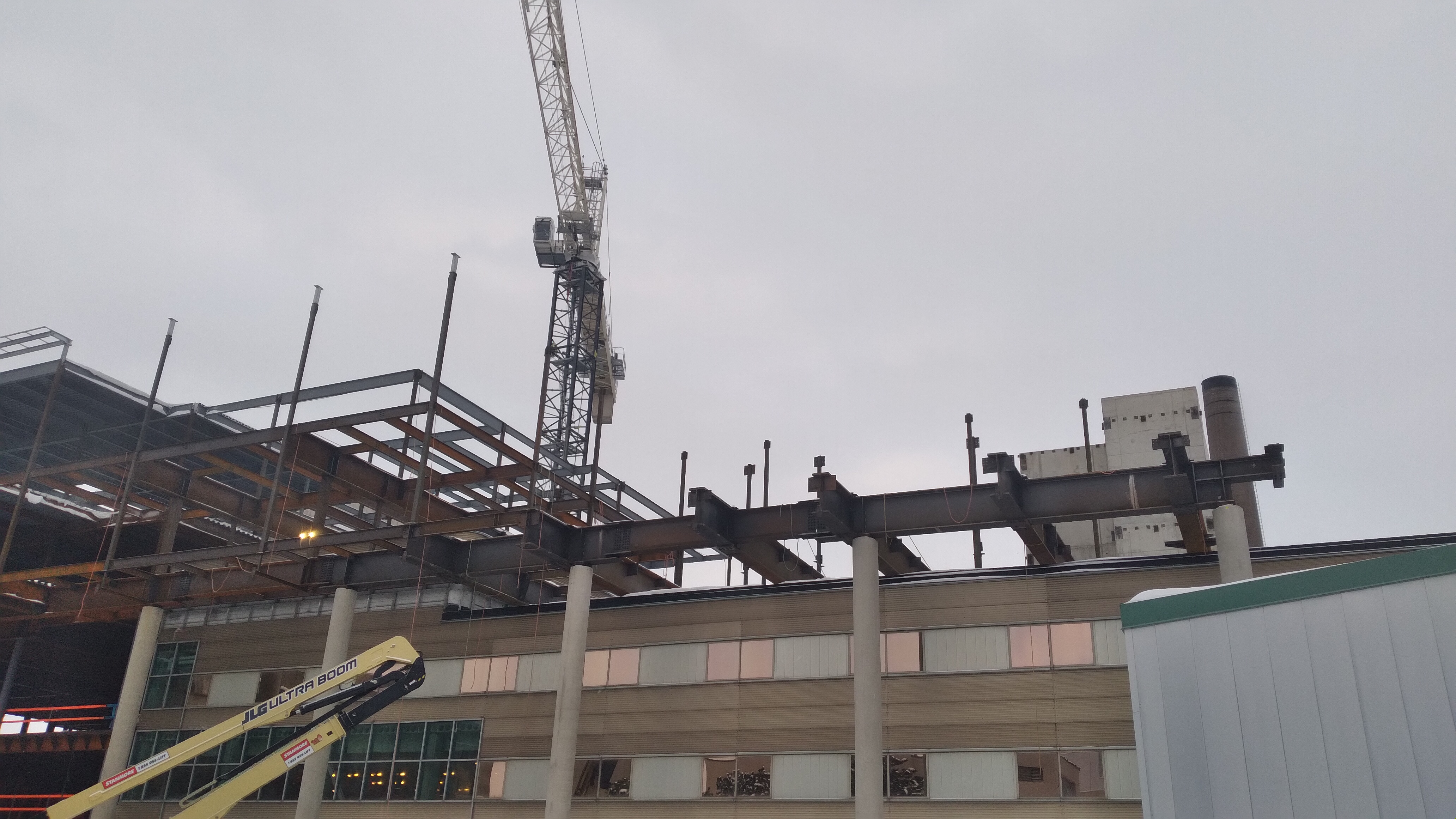 Further steel frame progress on the east side, December 2025.